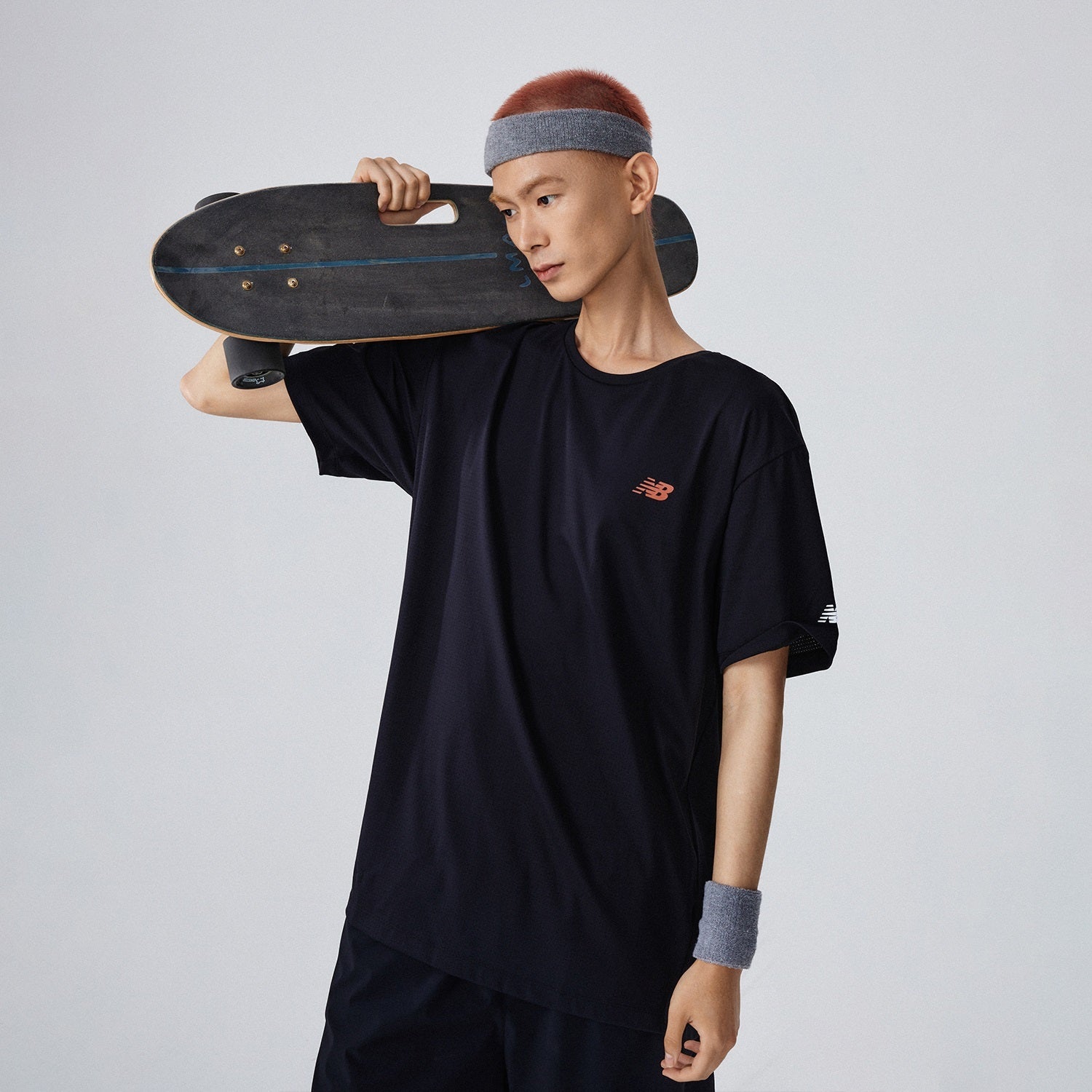 New Balance Icon Back Print T-shirt Asia Sizing 'Black' NEE25031-BK