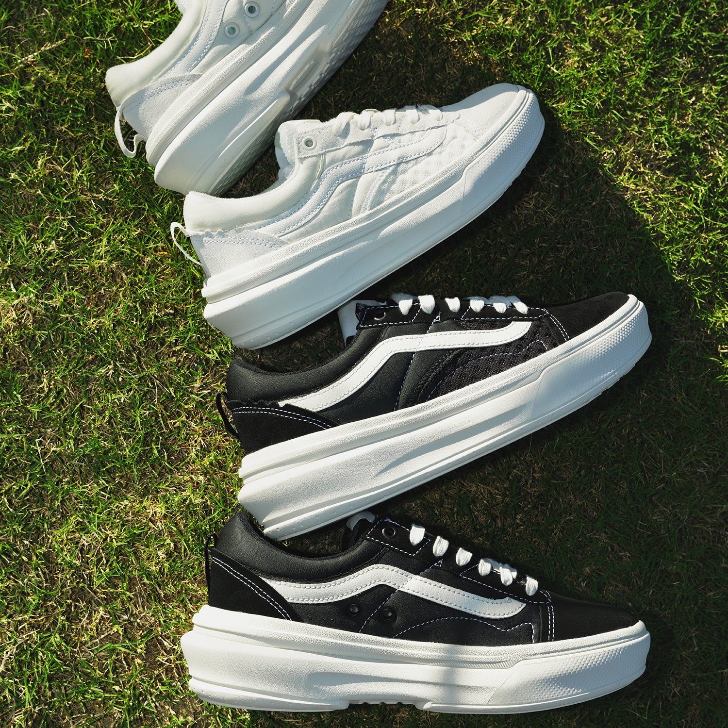 81312Vans Old Skool Overt Plus CC 'Black White' VN0A4BVL1KP