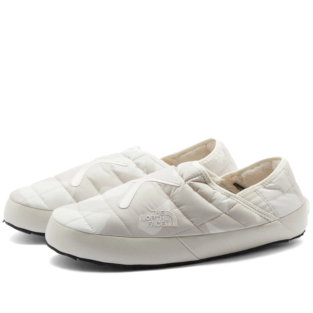 THE NORTH FACE x KAWS Thermoball Traction 'Moonlight Ivory' NF0A7W6J-944