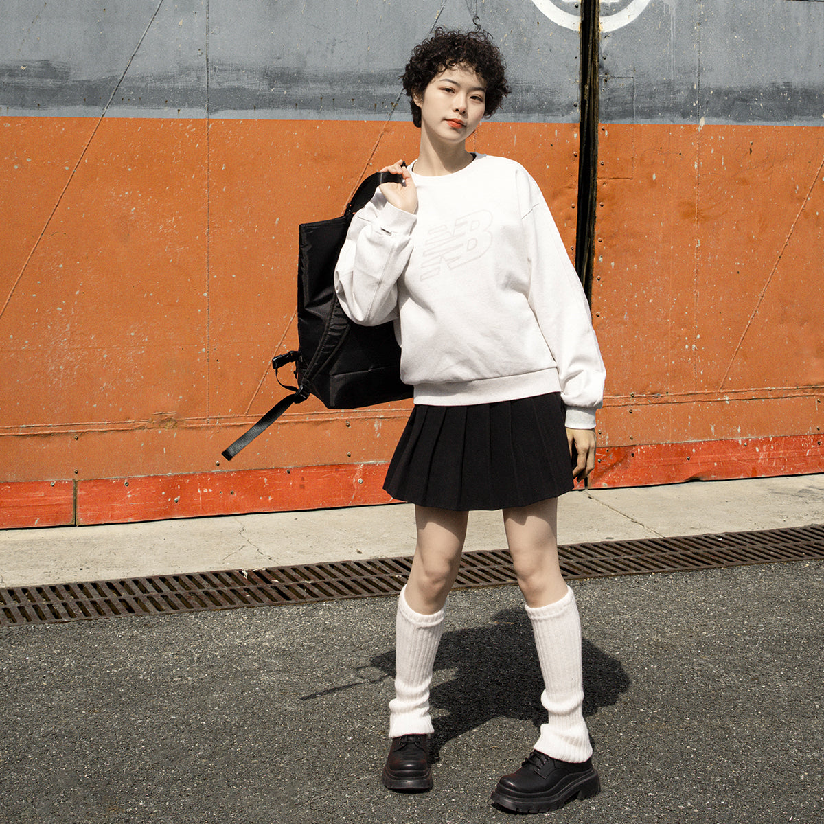 (WMNS) New Balance Logo Sweatshirt Asia Sizing 'White Grey' 5CC39752-OA