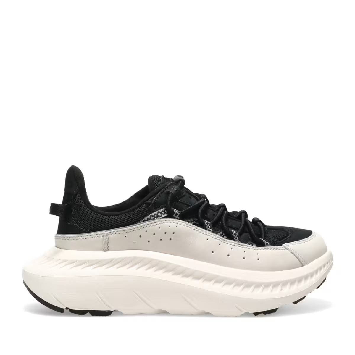 UGG CA805 V2 Remix 'Black white' 1138050-BWHT