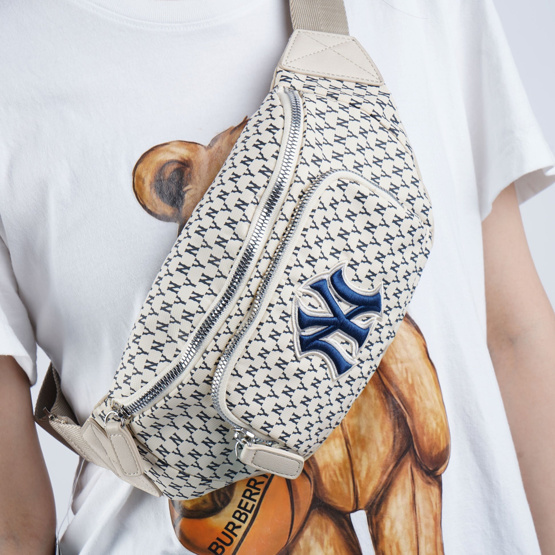 MLB Monogram Series Retro Full Print NY New York Yankees Casual Classic fanny pack White 32BGC9941-50I