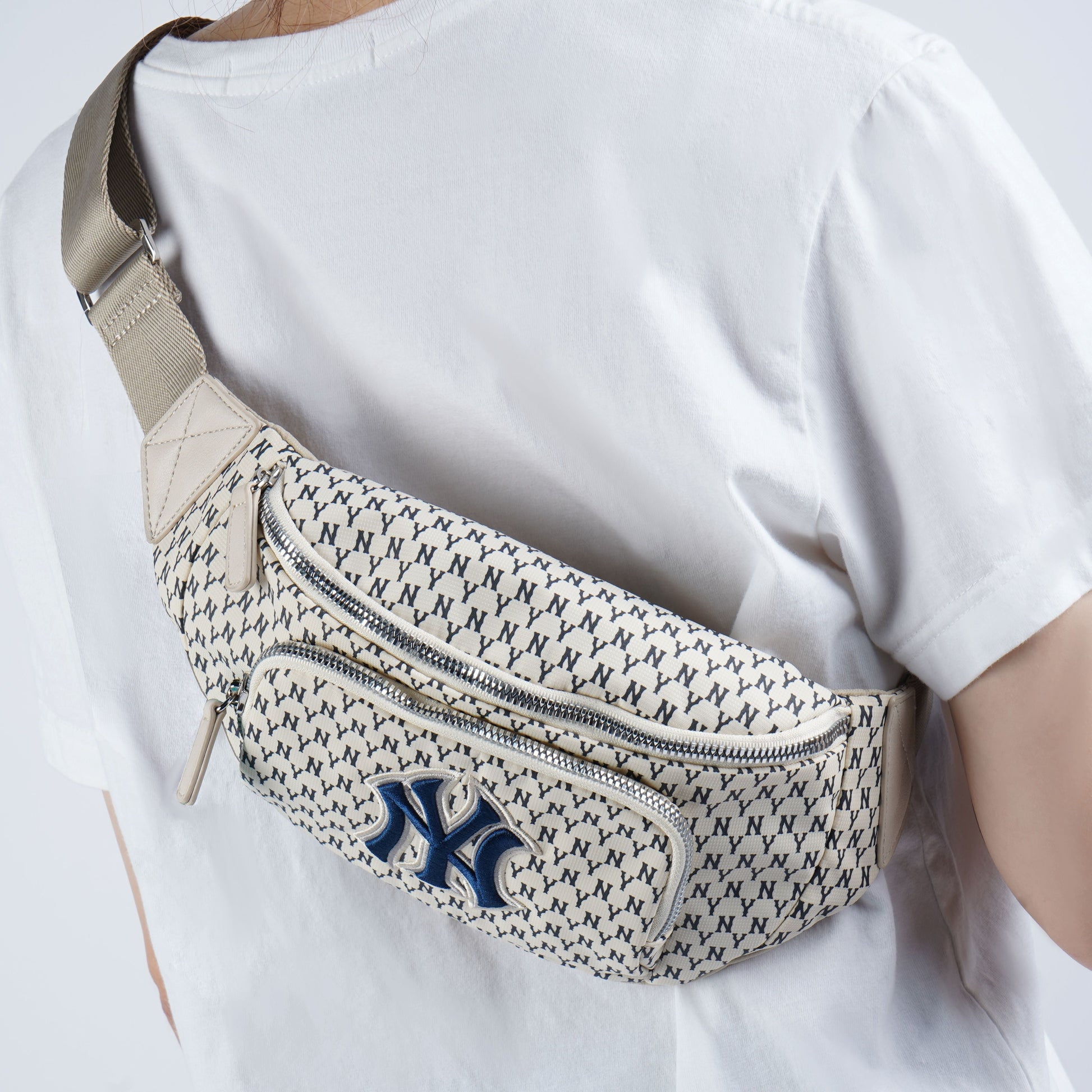 MLB Monogram Series Retro Full Print NY New York Yankees Casual Classic fanny pack White 32BGC9941-50I