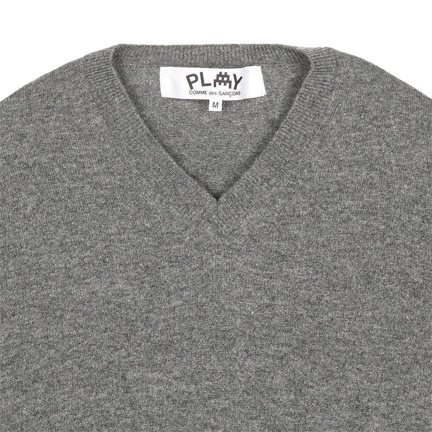 COMME des GARCONS PLAY FW25 x Invader Double Pixel Heart Knitwear 'Grey' AZ-N086-051-3