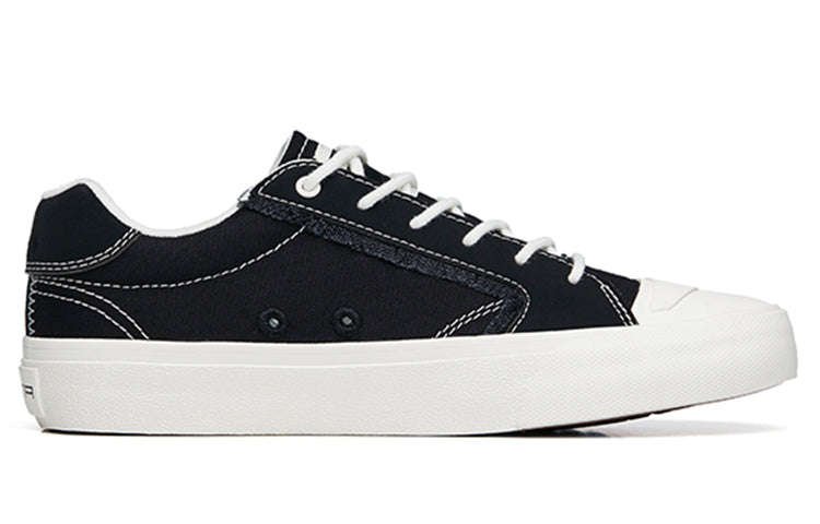 (WMNS) ANTA Life Series Sneakers Canvas 'Black White' 122228077S-2