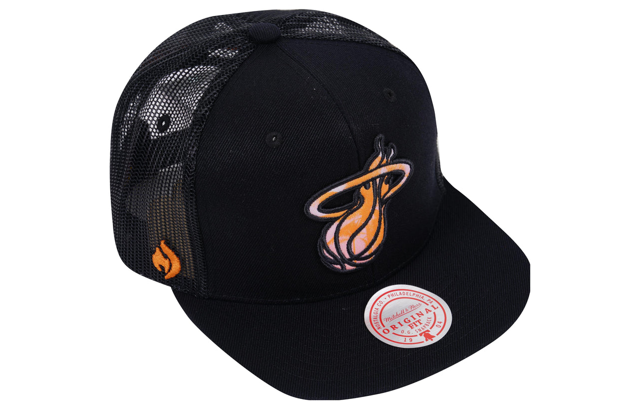 Mitchell & Ness x Nicky Jam Trucker Caps 'Miami Heat' 6HSSRI21054-MHEBLCK