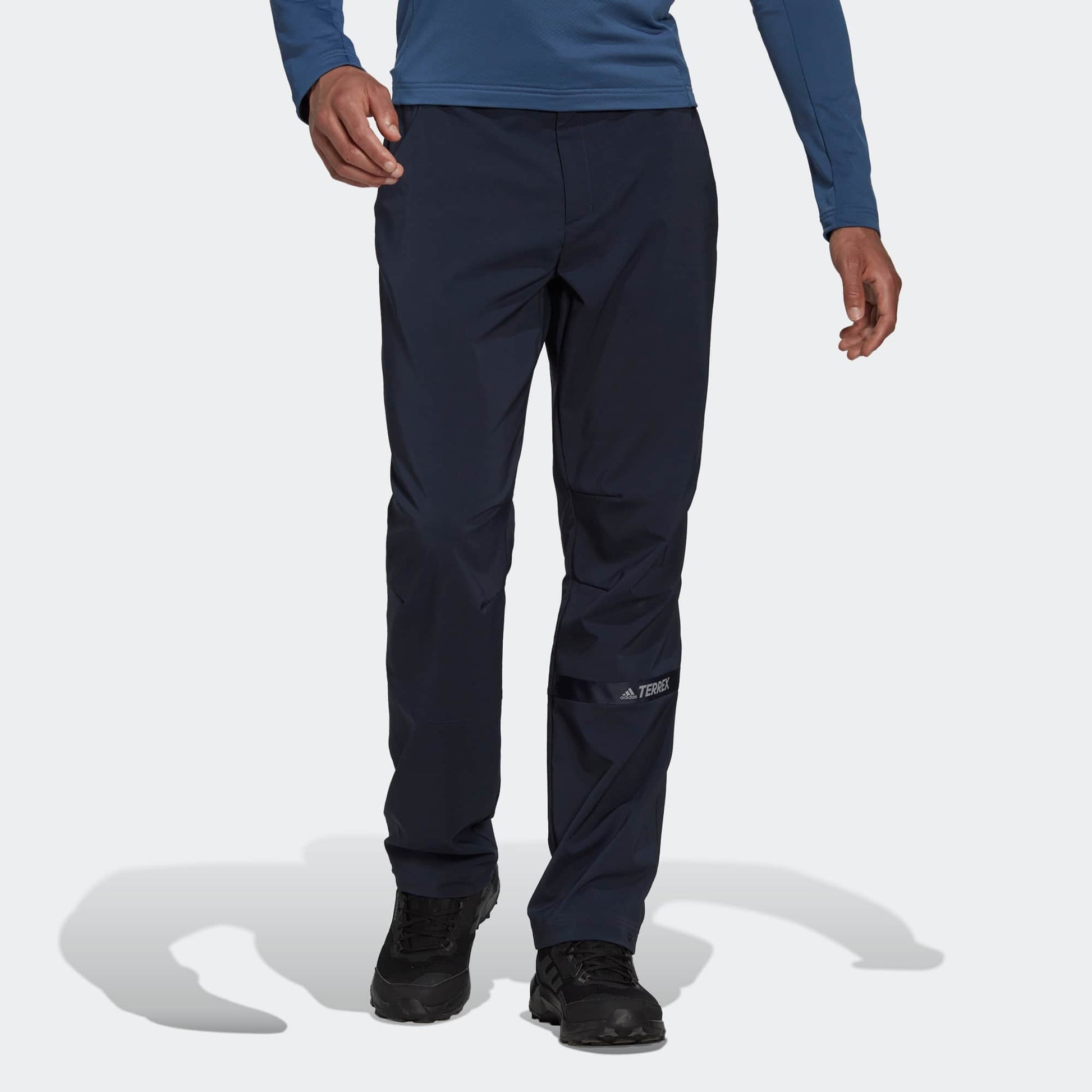 adidas Logo HF0851