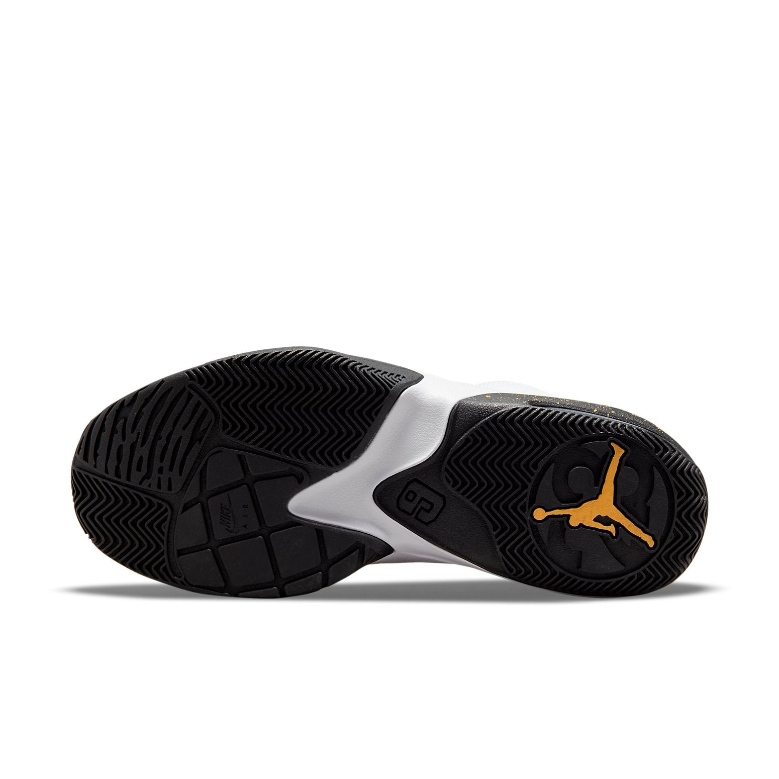 Air Jordan Max Aura 3 Mid-Top White/Black/Gold CZ4167-100