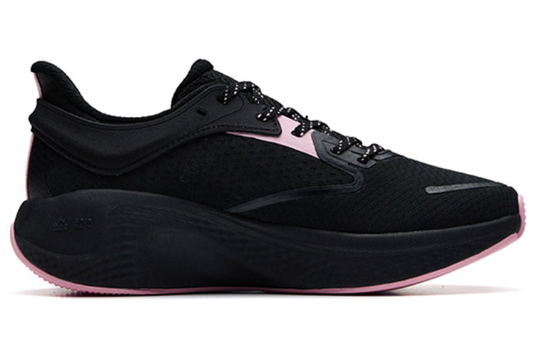 (WMNS) ANTA Running Series Sneakers 'Lightweight Black Pink' 122235556-2
