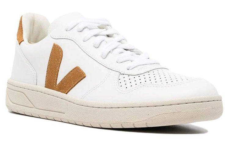 Veja V-10 Leather 'White Camel' VX0202652