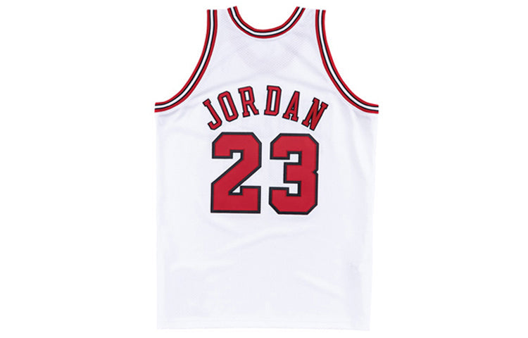 Mitchell & Ness NBA Authentic Jersey  1991-92 'Chicago Bulls Michael Jordan' 18398-CBUWHIT97MJO
