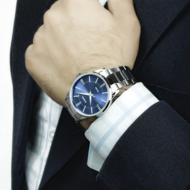 Men's CASIO Waterproof Quartz Luminous Pointer Blue Dial 40mm Stainless Steel Strap Watch Analog Mens MTP-1303D-2A