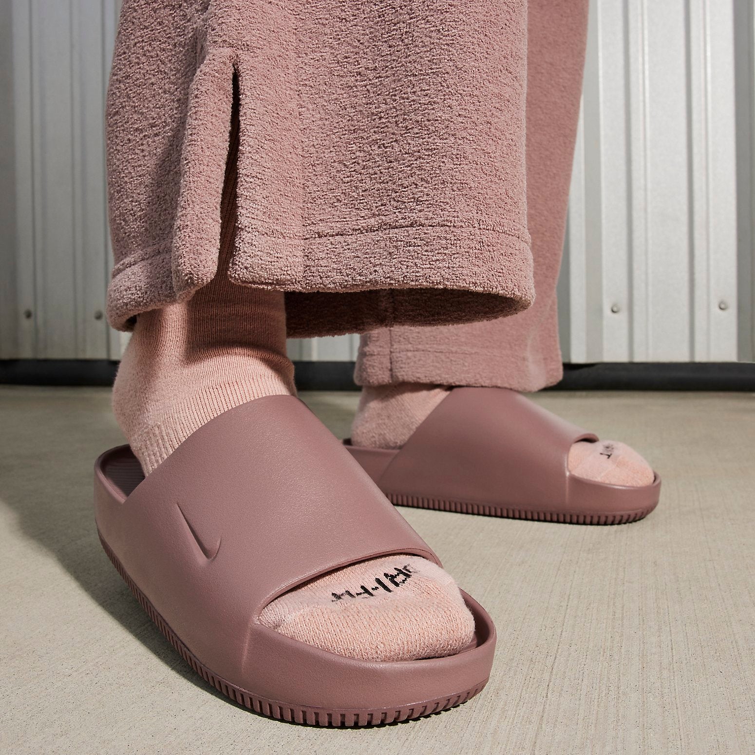 (WMNS) Nike Calm Slide 'Rose Whisper' DX4816-201