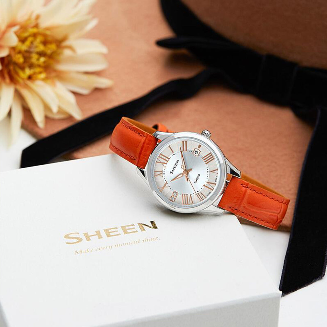 CASIO Female SHEEN Japan / South Korea Fashion Silver Analog SHE-4050L-7A