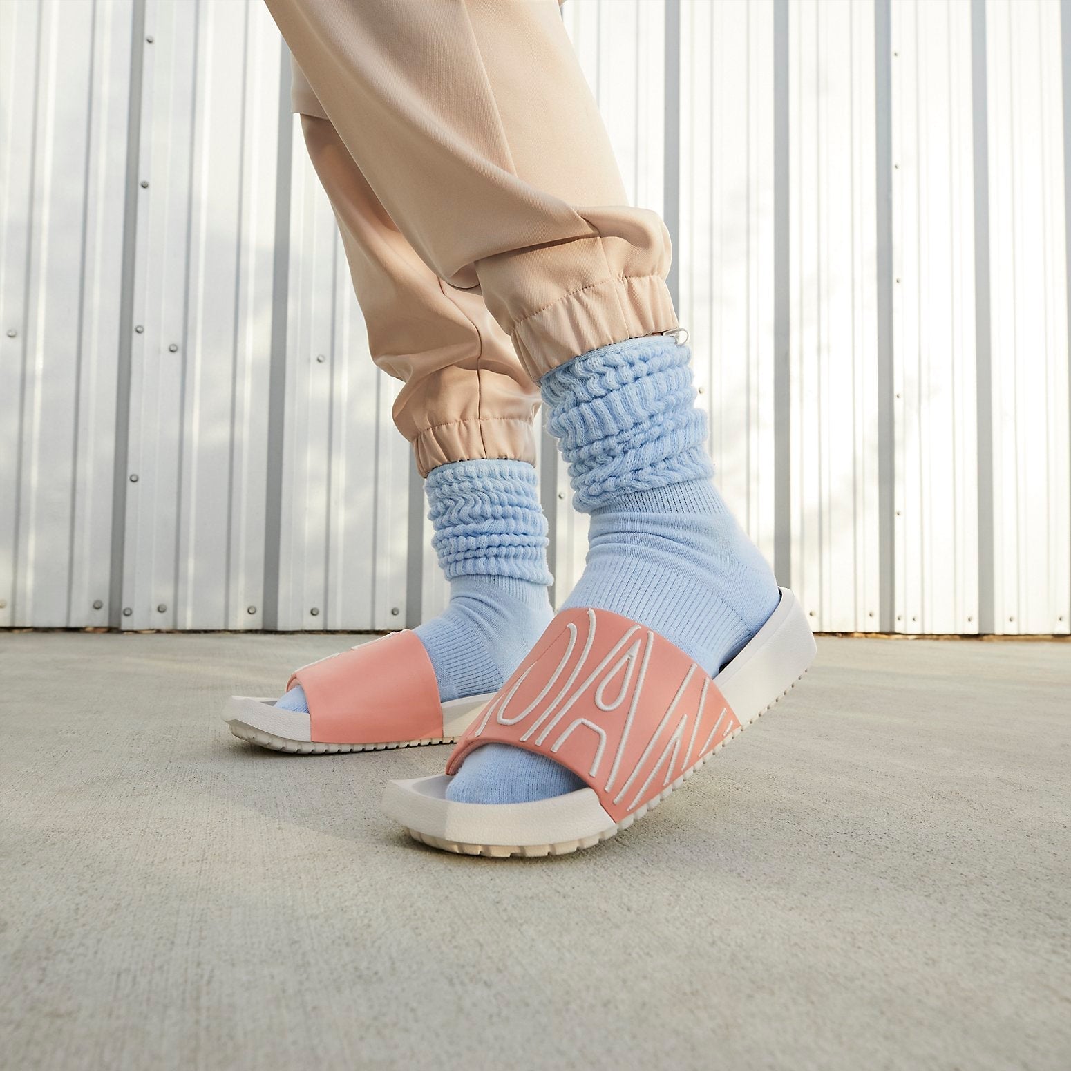 (WMNS) Air Jordan Nola Slide 'Light Madder Root' CZ8027-811