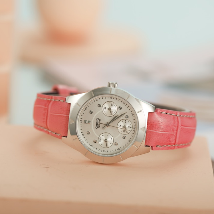 CASIO Analogue Series Waterproof Quartz 36.5mm Pink LTP-2083L-4A