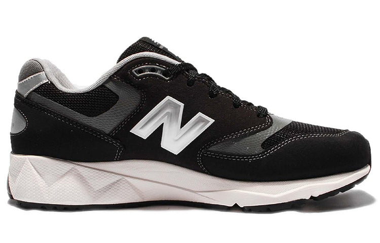 New Balance 774 Low-Top Black M774BK3