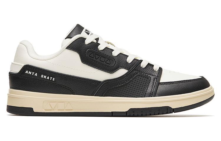 (WMNS) ANTA Lifestyle Low 'Black White' 122248026-1