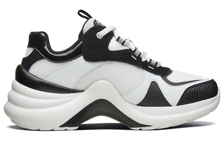 (WMNS) Skechers Solei St Low-Top Daddy Shoes White/Black 74190-WBK