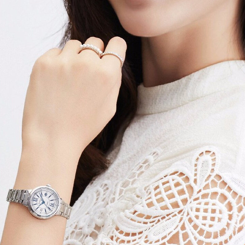 CASIO Female SHEEN Japan / South Korea Fashion Silver Analog SHE-4033D-7A