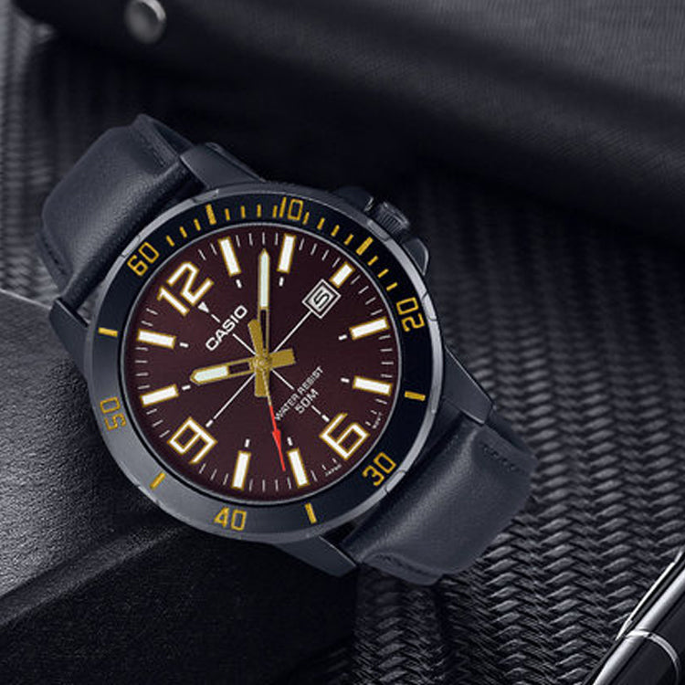 Men's CASIO Dress Series Classic Minimalistic Red 45mm 50 waterproof Black Strap Mens RedBrown Analog MTP-VD01BL-5BV