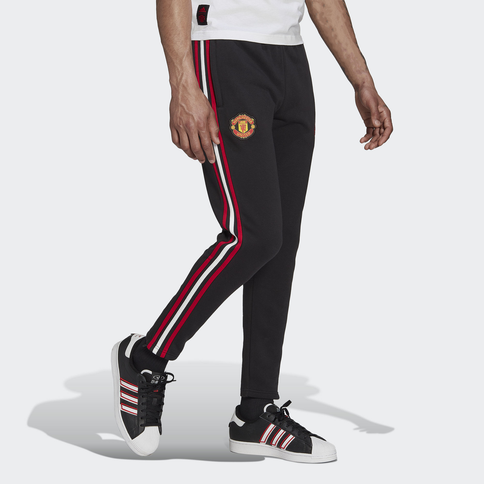 adidas Logo HU1184