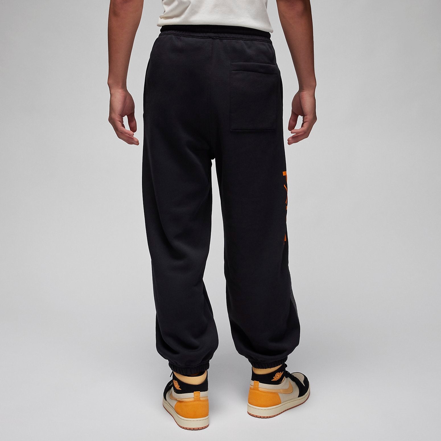 Air Jordan x Paris Saint-Germain Sweatpants Asia Sizing 'Black' DZ2950-010