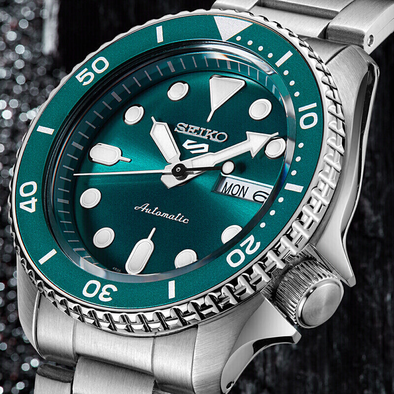 SEIKO 5 Sport 42.5mm Mechanical Silver/Green SRPD61K1