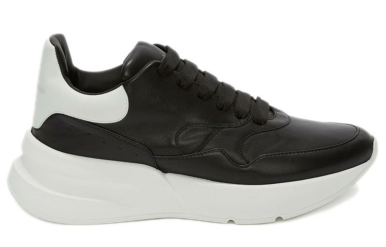 Alexander McQueen Oversized Runner 'Black White' 575425WHRU31070