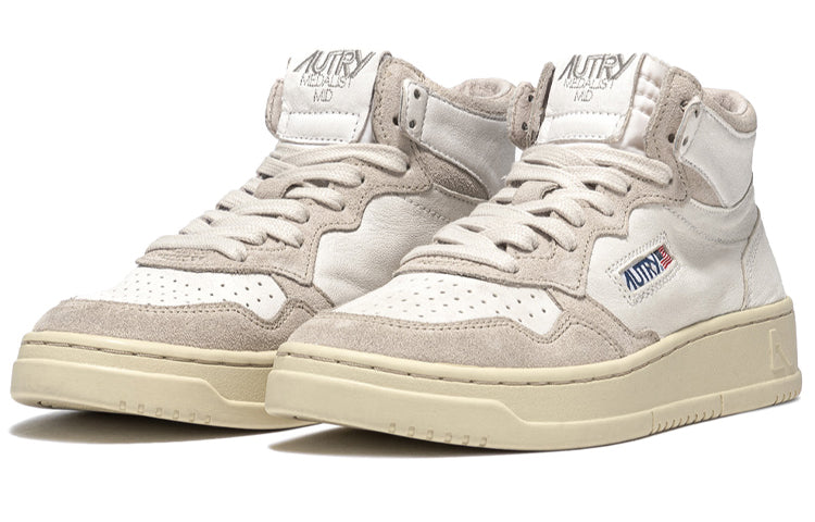 (WMNS) AUTRY Medalist Mid Leather and Suede 'White' AUMW-GS04