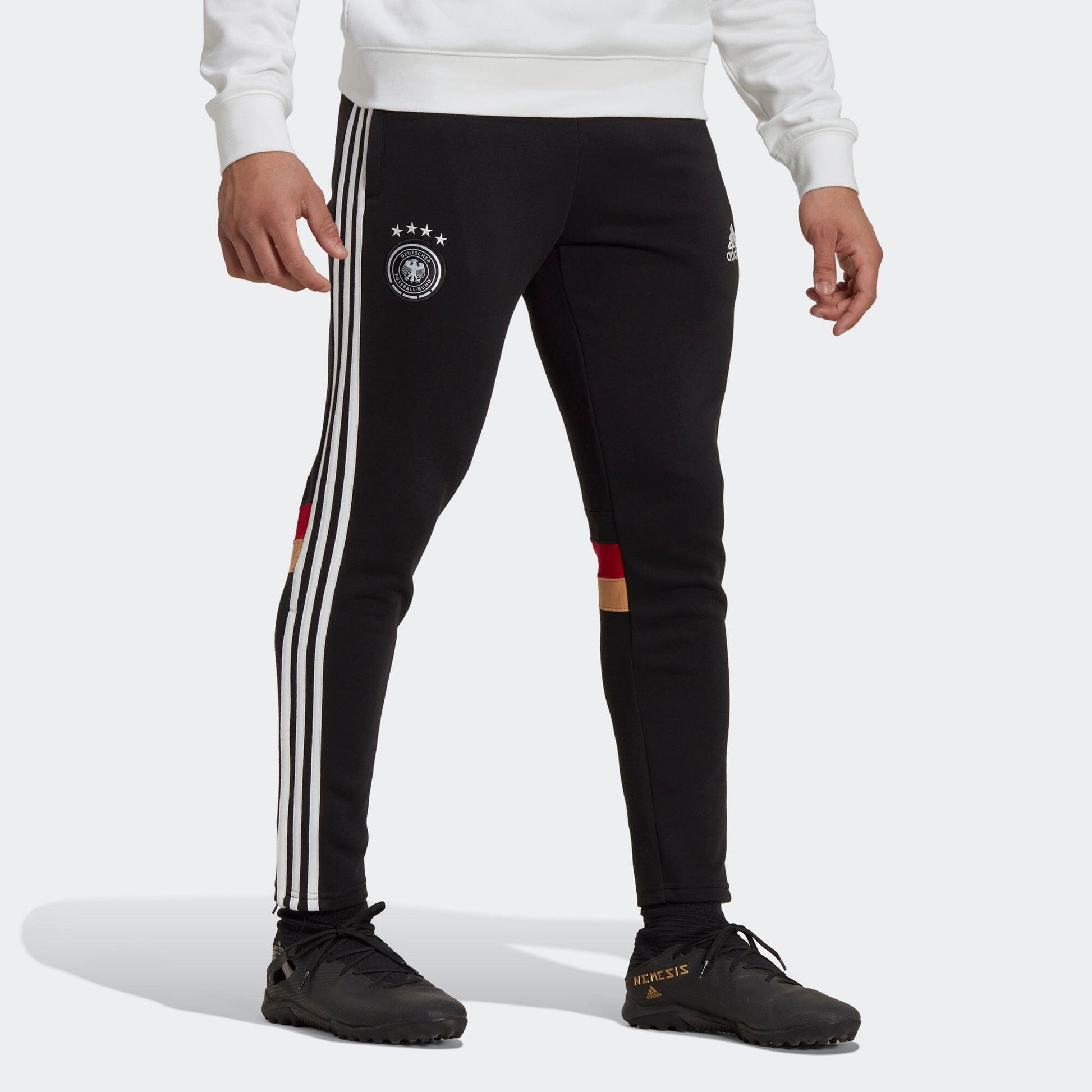 adidas Logo HU1362