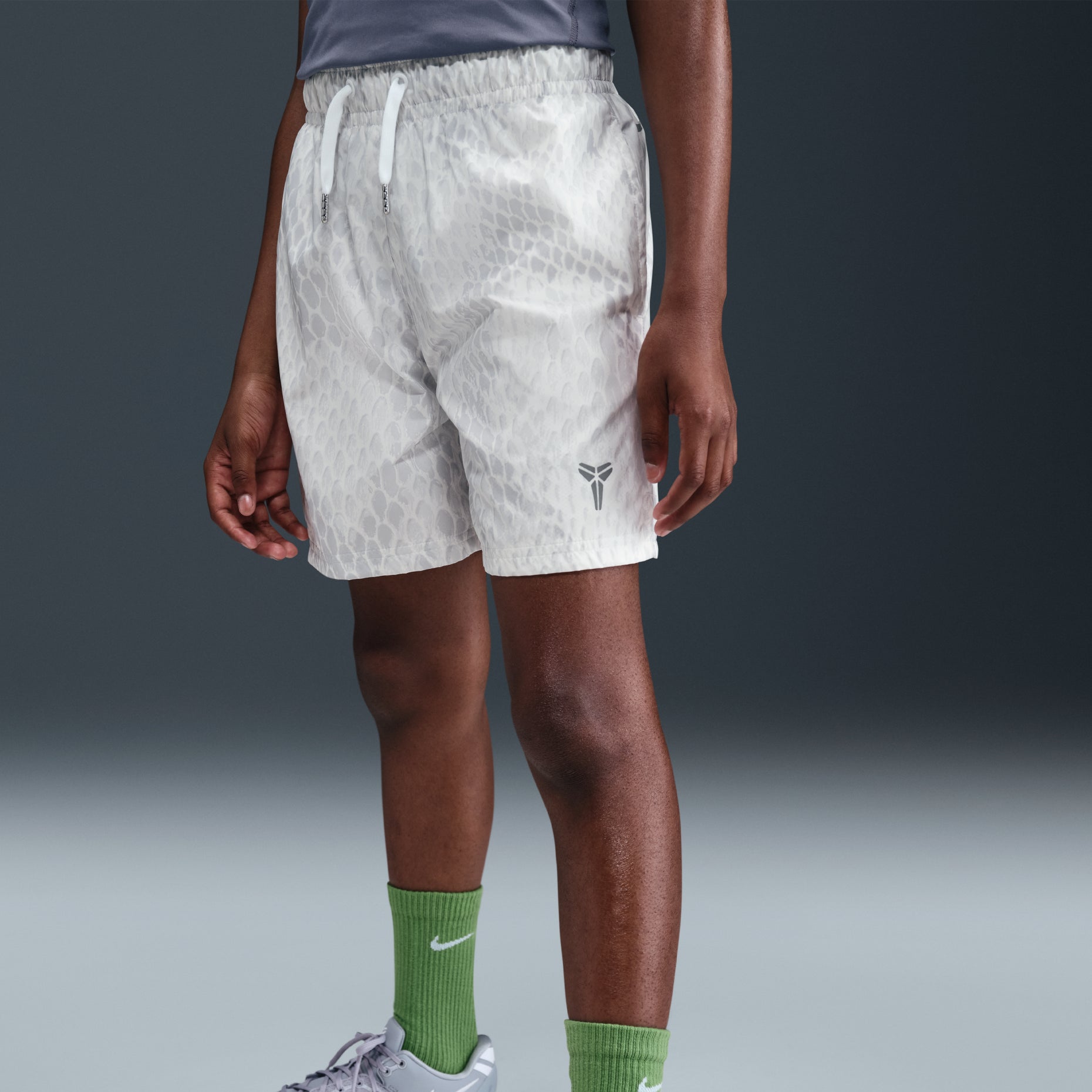 (GS) Nike Kobe Lightweight Woven Basketball Shorts 'White Reflective Silver' IB7082-100