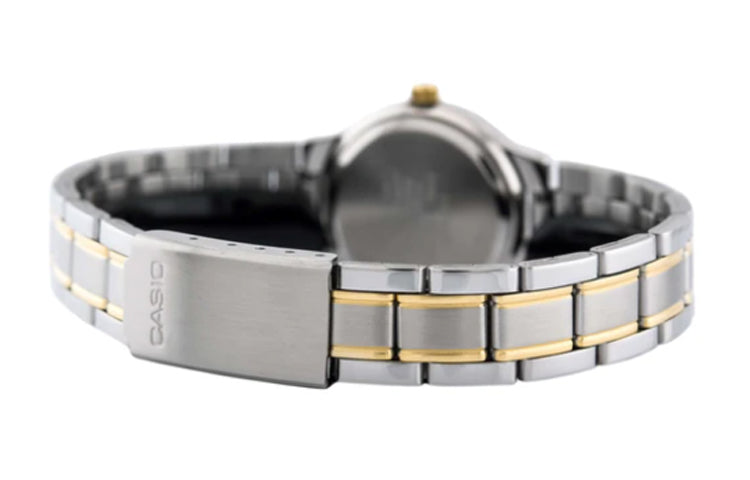 CASIO Female DRESS Japan / South Korea Fashion Quartz White Analog LTP-1131G-7BRDF