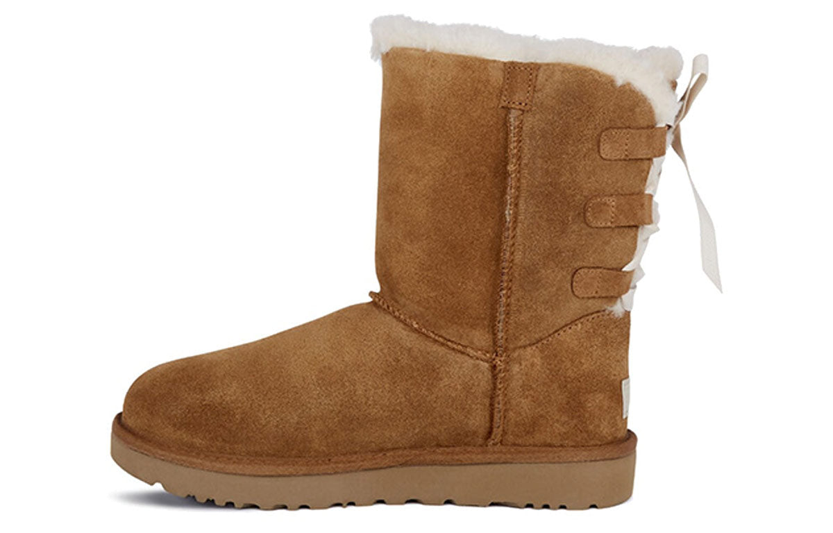 (WMNS) UGG Short Bow Stiefel Fleece Lined Brown 1110706-CHE