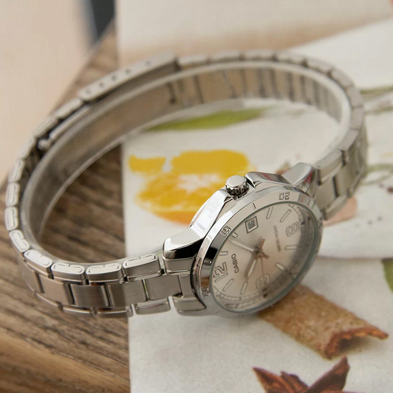 CASIO Female DRESS Japan / South Korea Fashion Silver Analog LTP-V004D-7B2UDF