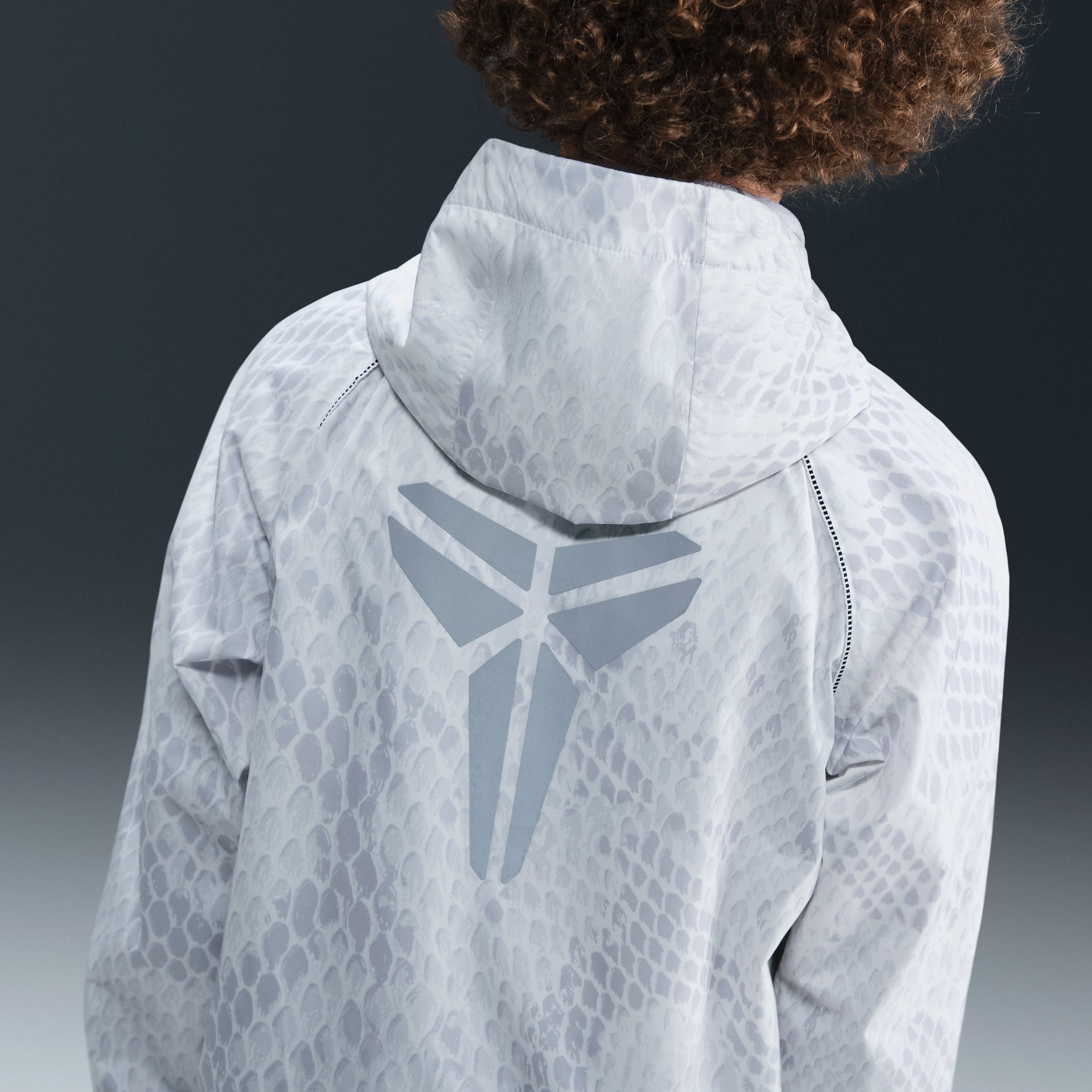 (GS) Nike Kobe Lightweight Woven Basketball Jacket 'White Reflective Silver' IB7083-100