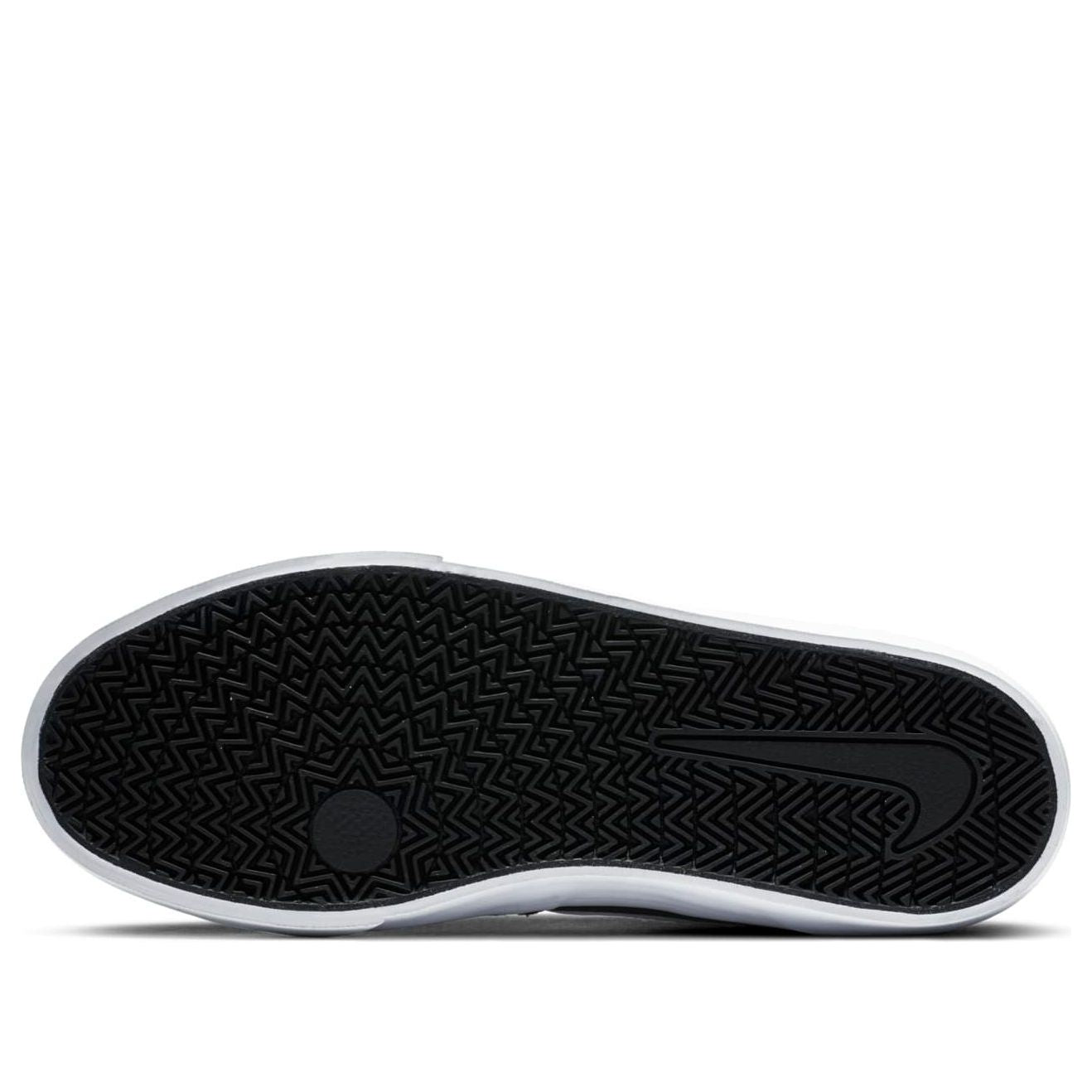 (WMNS) Nike SB Charge Suede 'Black White' CQ2470-001