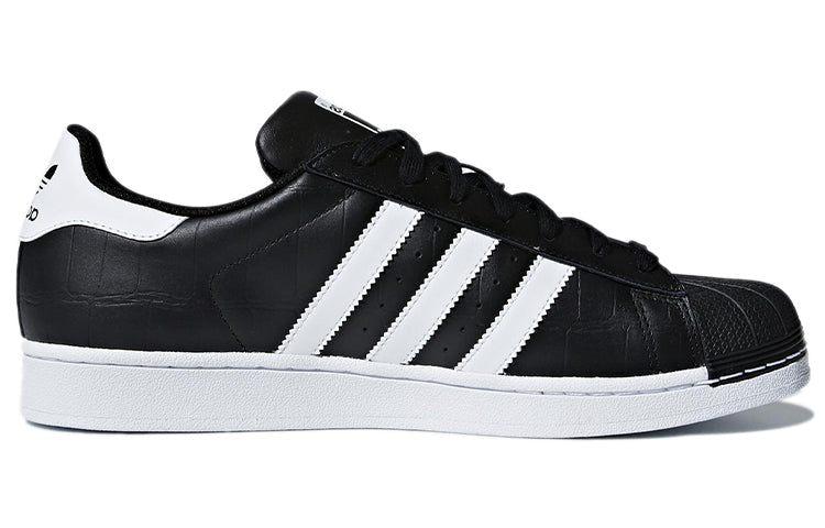 adidas originals Superstar Low-Top Sneakers Black AC8557