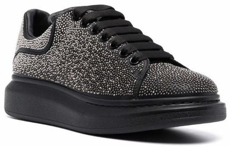 Alexander McQueen Oversized Sneaker 'Studded Black' 662648WIAB41012