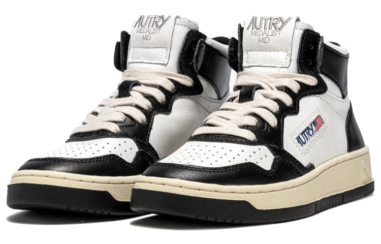 Autry Medalist Mid 'White Black' AUMM-WB01