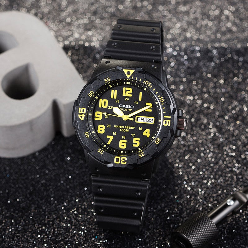 CASIO Waterproof Sports Quartz Mens Black Analog MRW-200H-9B