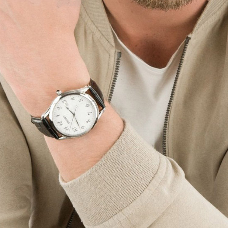 Men's SEIKO Classic Quartz Couple Watch White Belt SUR303P1