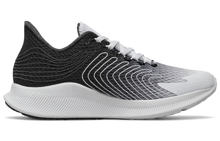 (WMNS) New Balance FuelCell Propel Black/White WFCPRCH