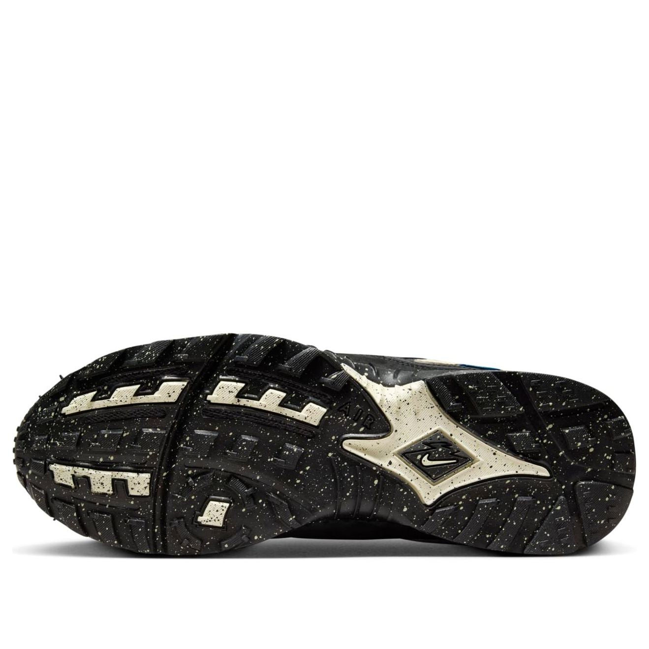 Nike x Undefeated Air Terra Humara 'Black' FN7546-002