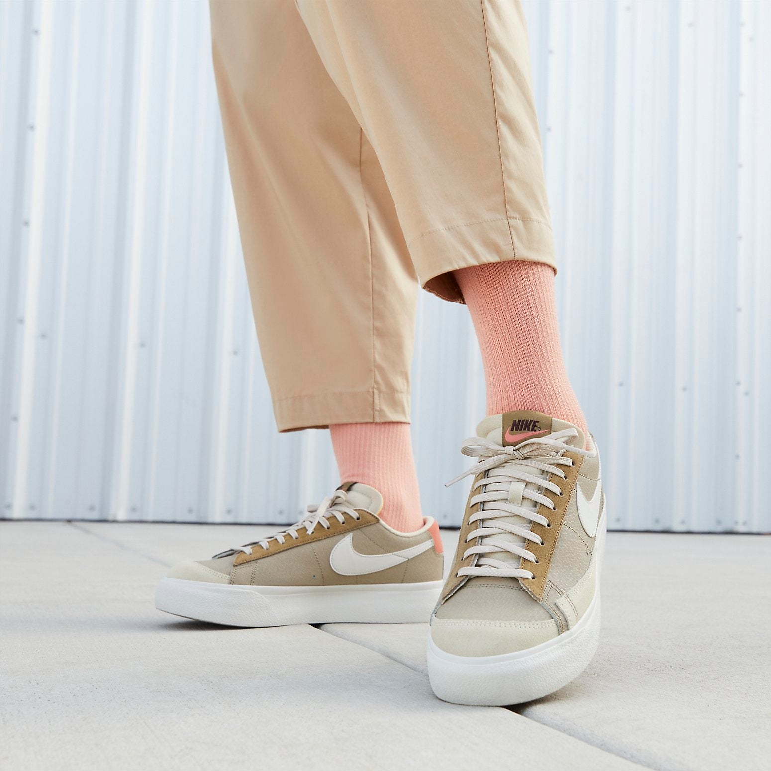 (WMNS) Nike Blazer low Platform 'Brown White Red' DQ9318-200