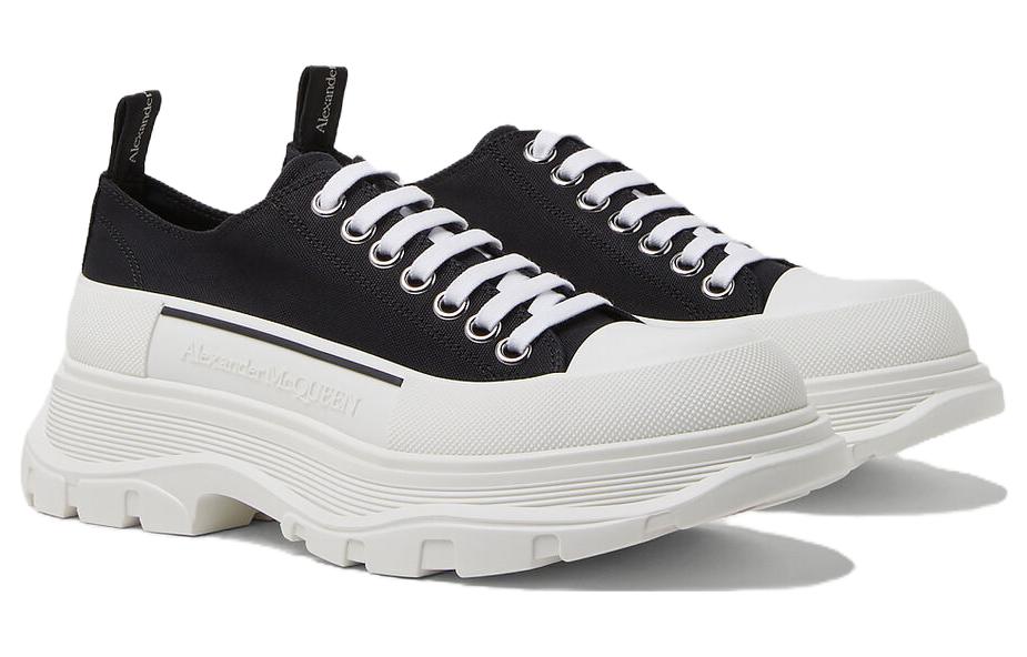 (WMNS) Alexander McQueen Tread Slick Lace Up Low 'Black White' 633902WHBGU1071