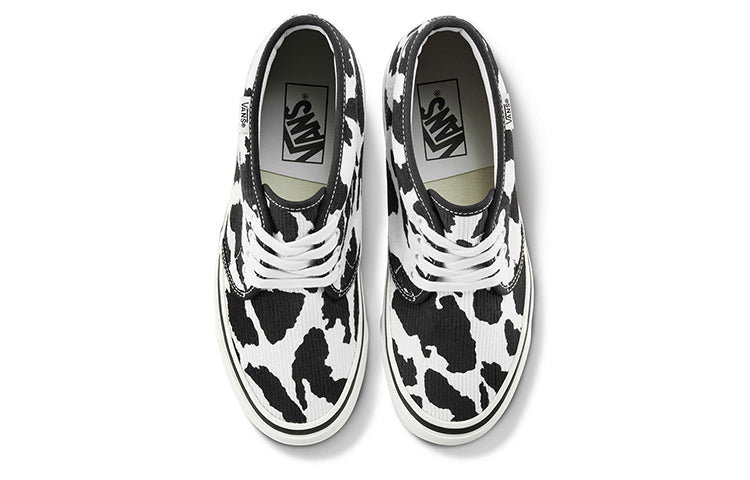 Vans Unisex Chukka 49 DX Sneakers Black/White VN0A4BTI9GP