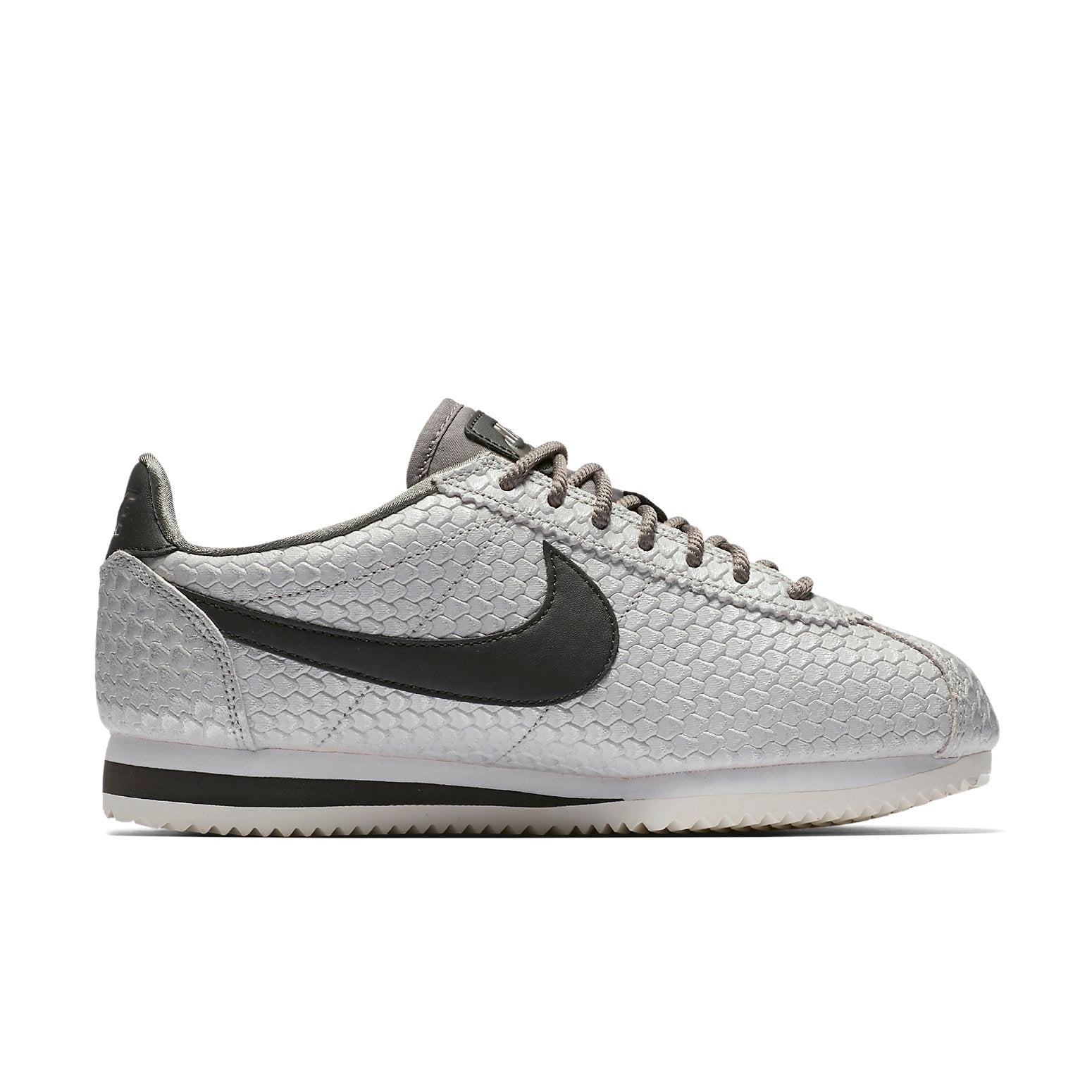 (WMNS) Nike Classic Cortez SE 'Metallic Silver' 902856-006
