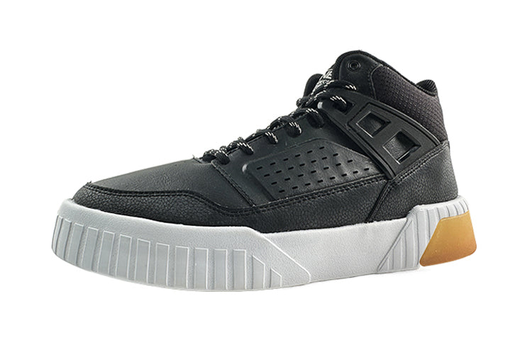 (WMNS) 361 Degrees Skate Shoes 'Black White' 581936609-4