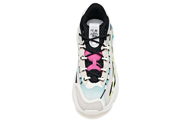 (WMNS) ANTA Walker Low 'Black White Blue' 122028889-3